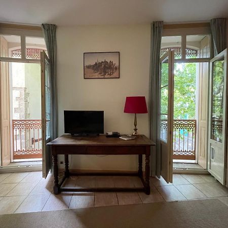One Bedroom Apartment Place De L'Eglise, Ceret Bagian luar foto